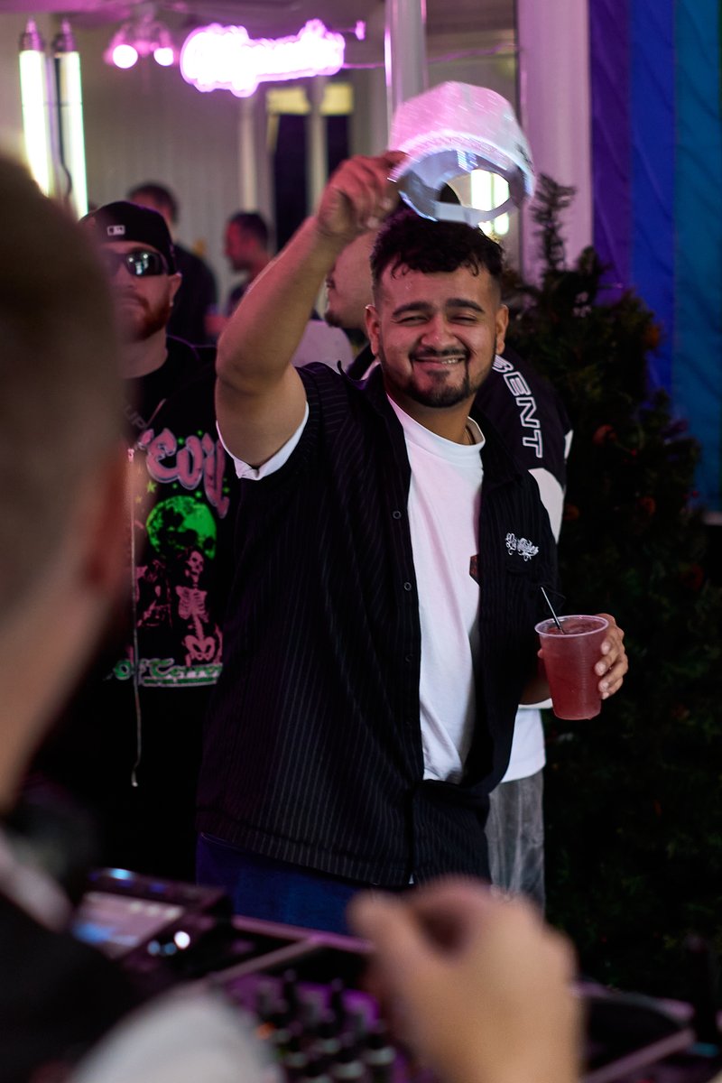 Proper Pre-Party — photo 10
