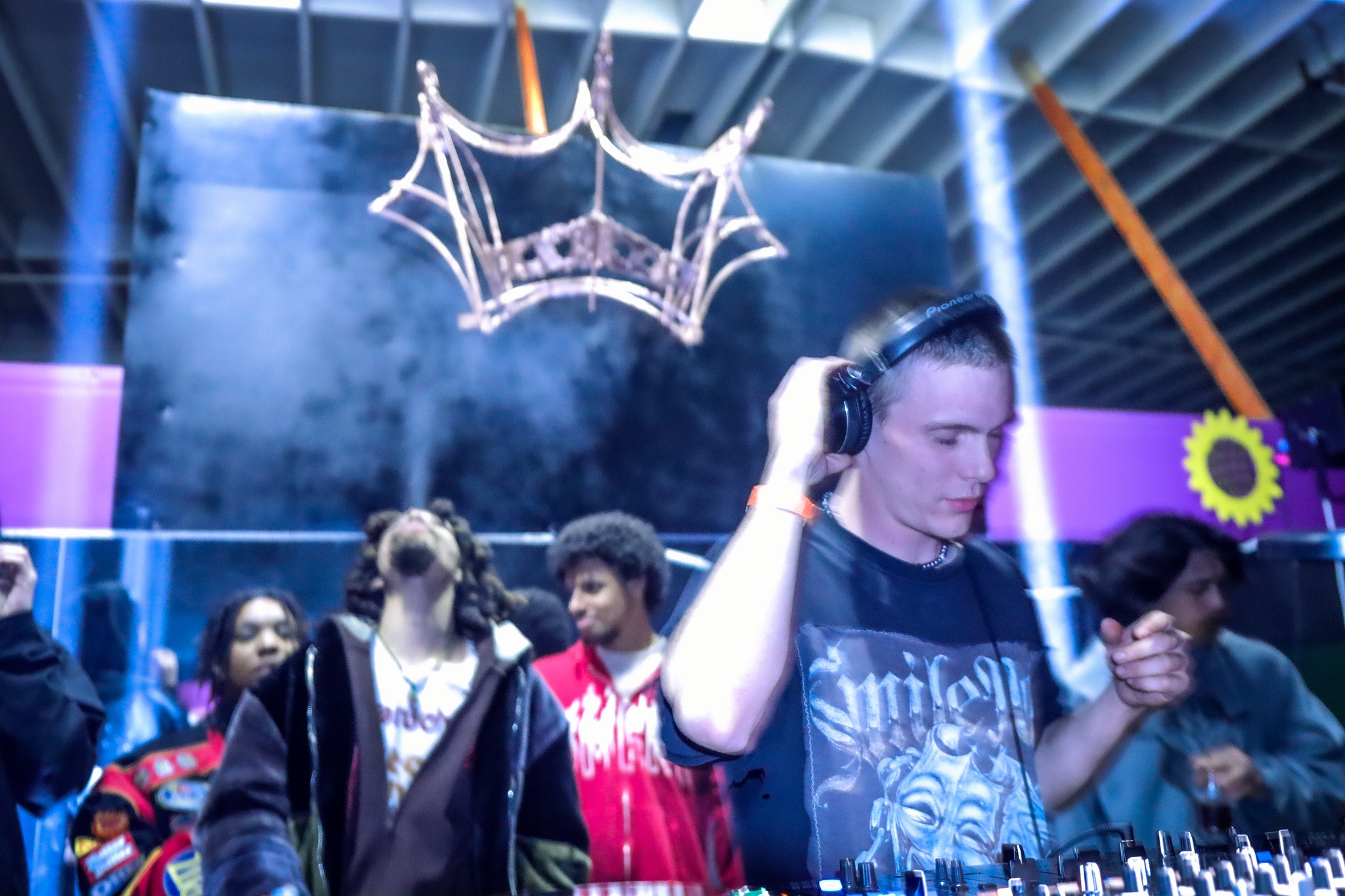 Kandi trading moment between ravers at Ravers R Us event